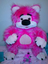 Продам мягкую игрушку- большой розовый медведь..