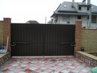 Различные типы ворот. От гаражных до промышленных